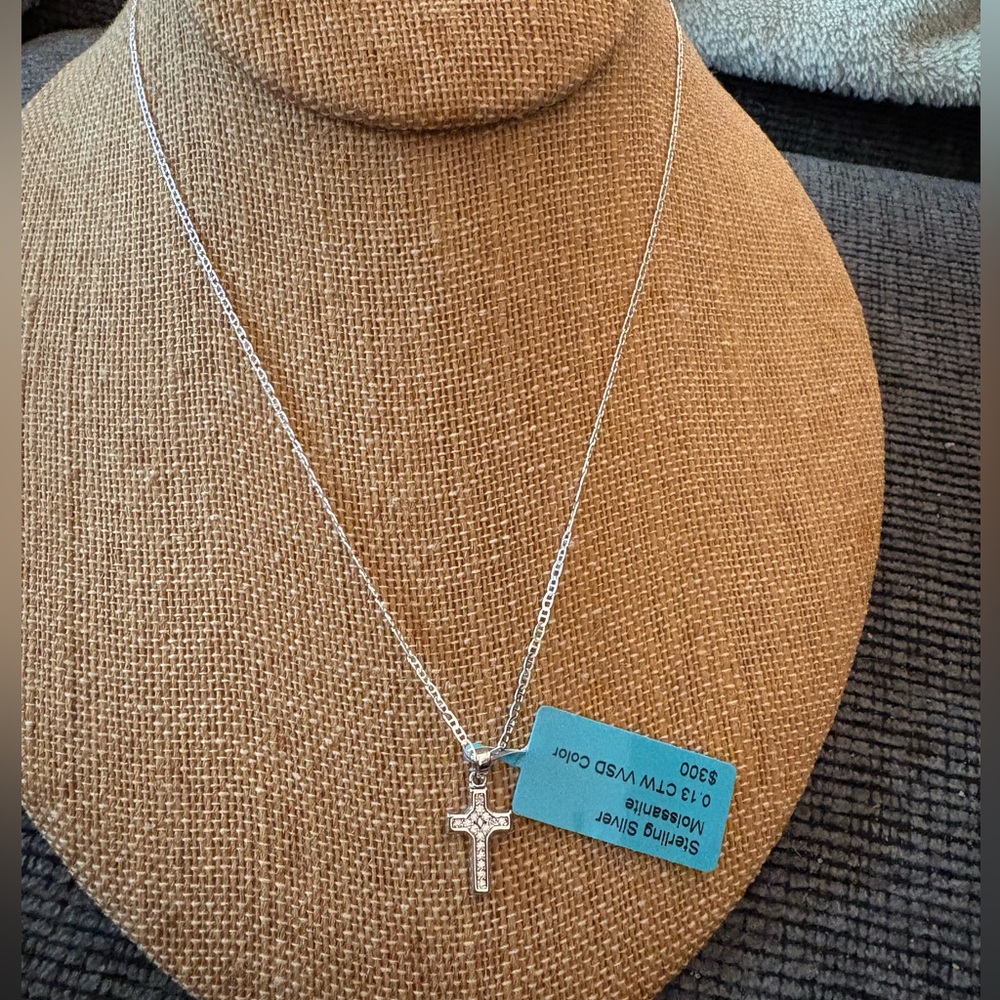 Solid Sterling Silver VVSD Moissanite Cross on 925 Italian Mariner Chain